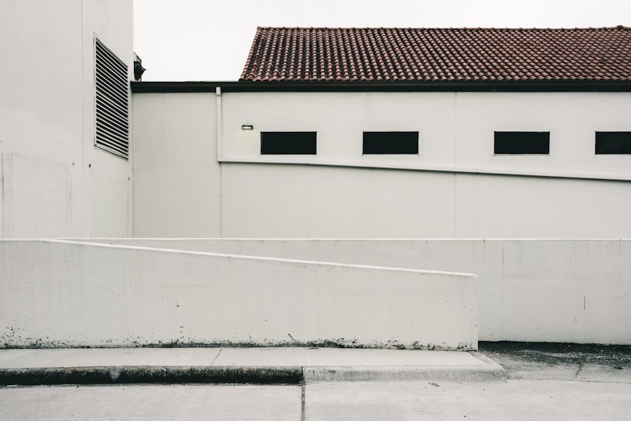 Photo Minimalist Approaches to Urban Living