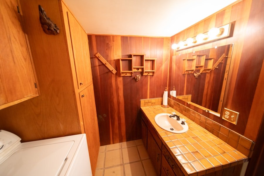 Photo Upgrade Old Bathrooms